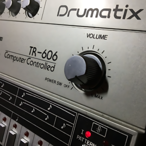Roland TR-606