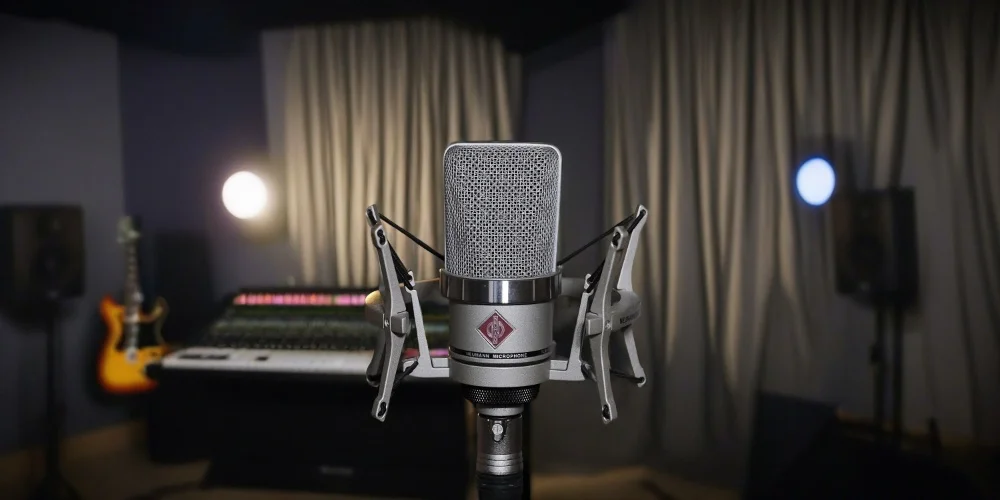 How We Picked and Tested the studio mics