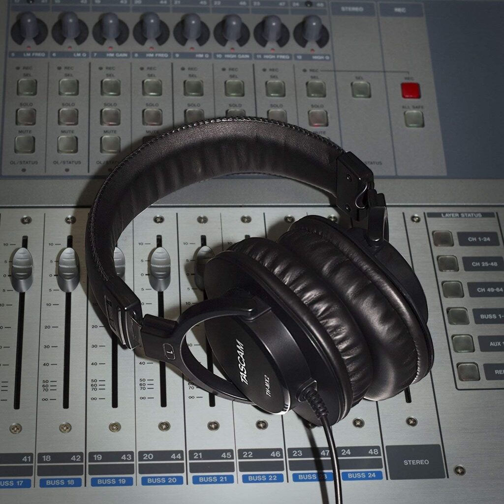Tascam TH-MX2 Closed-Back Studio Mixing Headphones